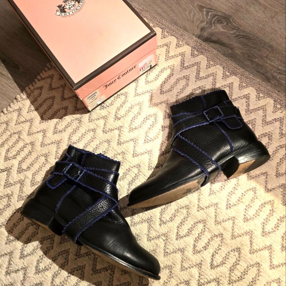 Juicy COUTURE ankle flat booties. Used. Size 7